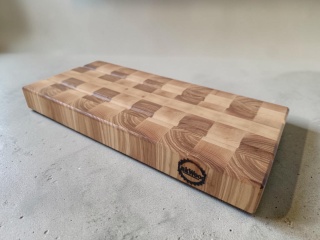 Deska sztorcowa jesionowa 36×16,5×4,7 cm - mała podkładka na blat