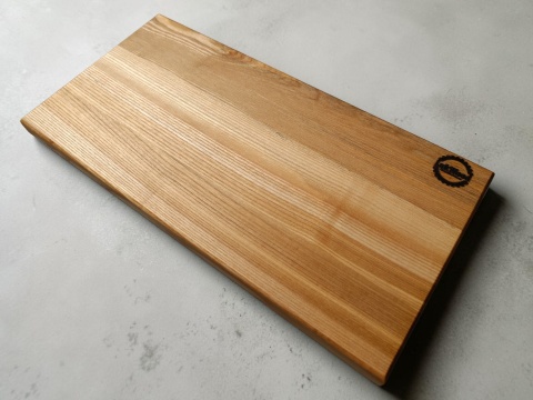 Masywna deska kuchenna z drewna jesionowego