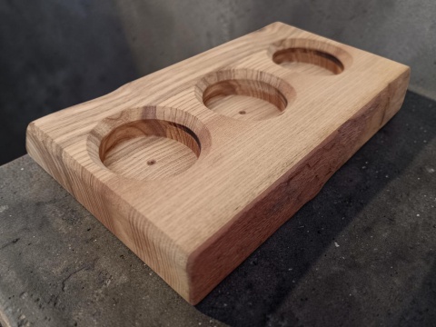 Świecznik jesionowy z naturalną krawędzią - 3x tealight, nastrojowy