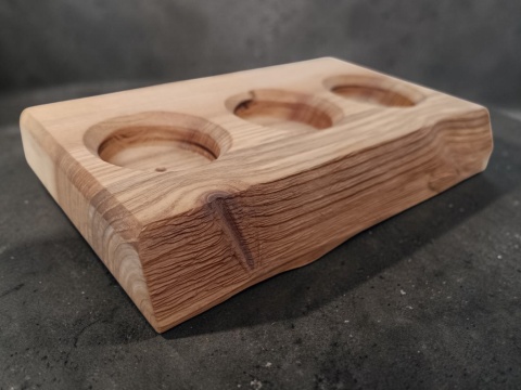 Świecznik jesionowy z naturalną krawędzią - 3x tealight, nastrojowy